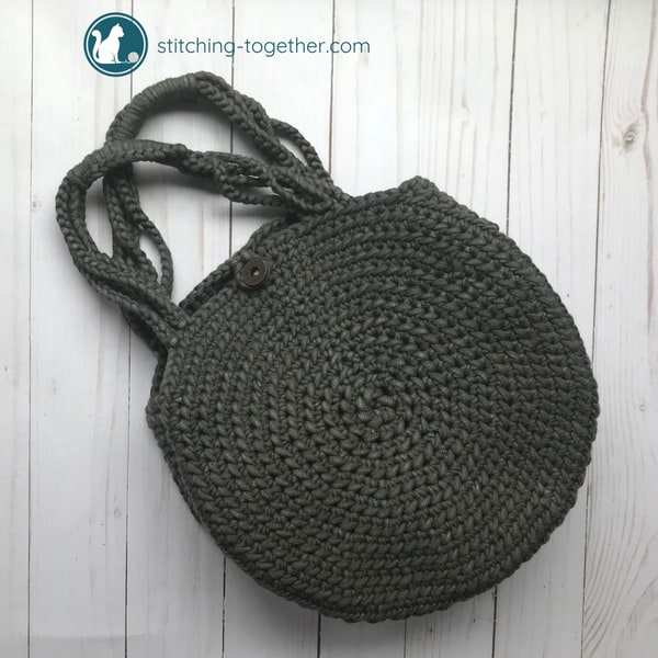 Sand Dollar Circle Bag Crochet Pattern - Hooked on Homemade Happiness