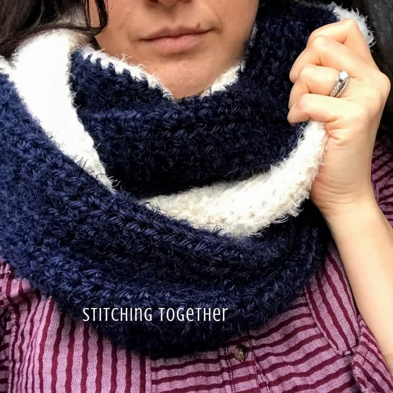 Crochet Infinity Scarves: 8 Simple Infinity Scarves to Crochet