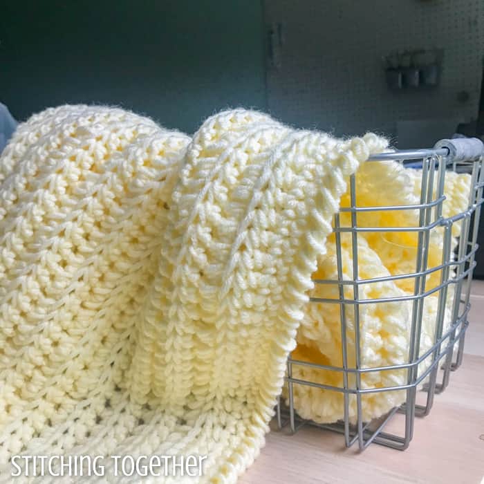 Squishy and Chunky Crochet Baby Blanket Free Pattern