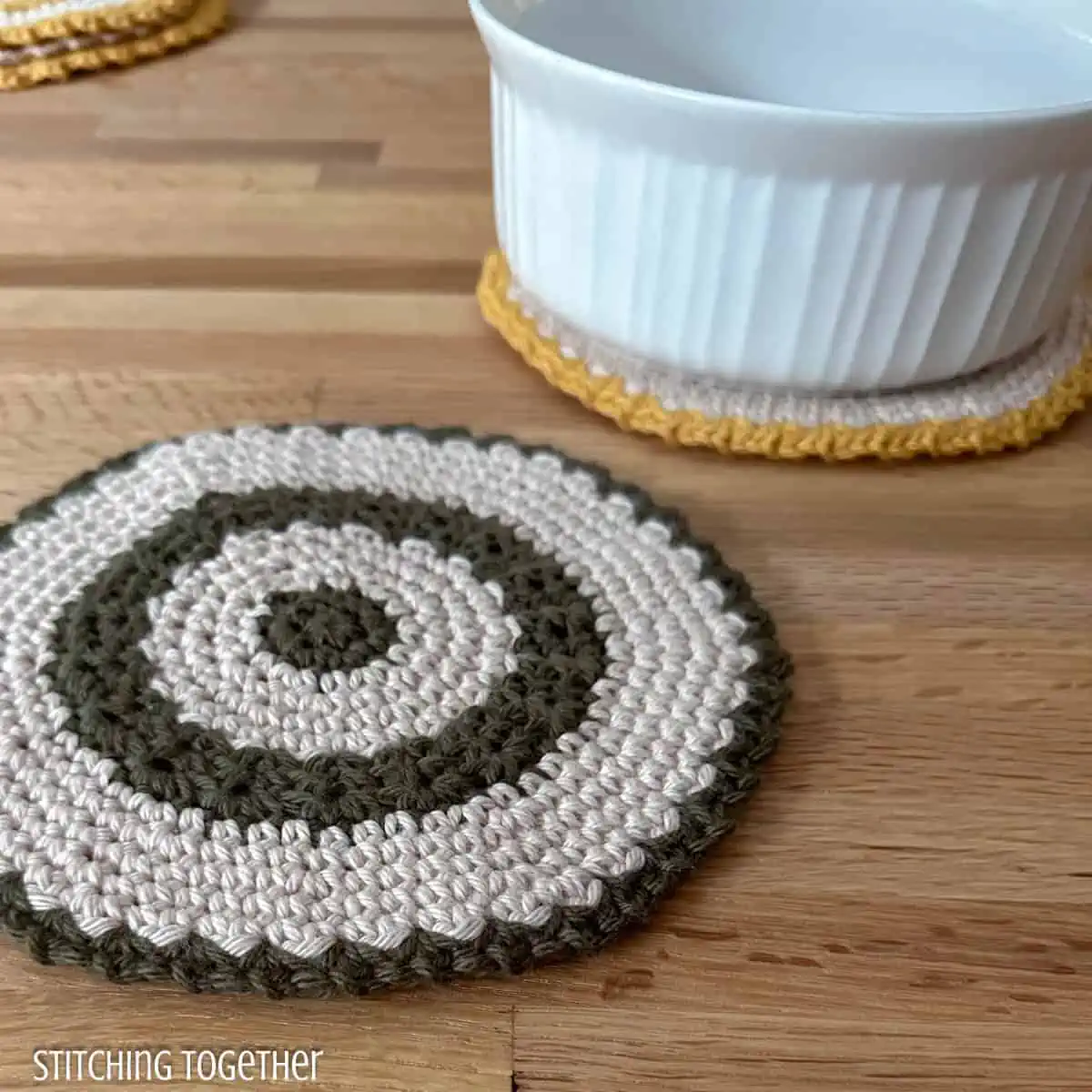 15+ Crochet Potholder Patterns for the modern kitchen